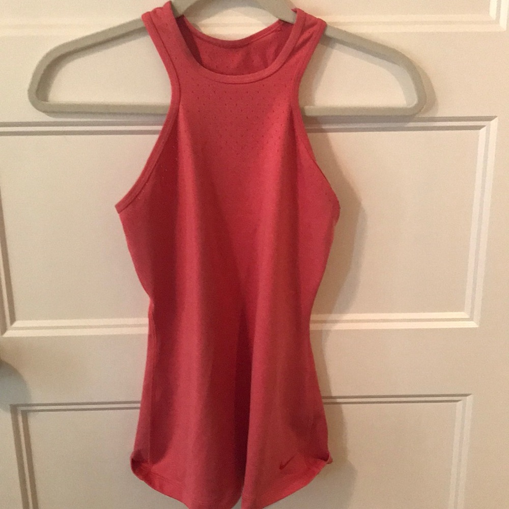 Nike workout tank with matching sports bra